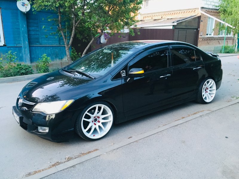 Honda Civic 8 r18