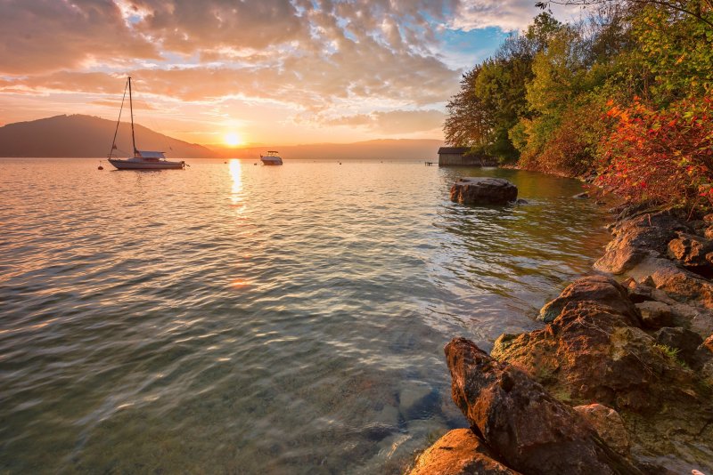 Корабль море горы солнце