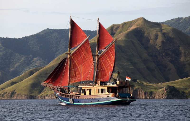 Море горы корабль
