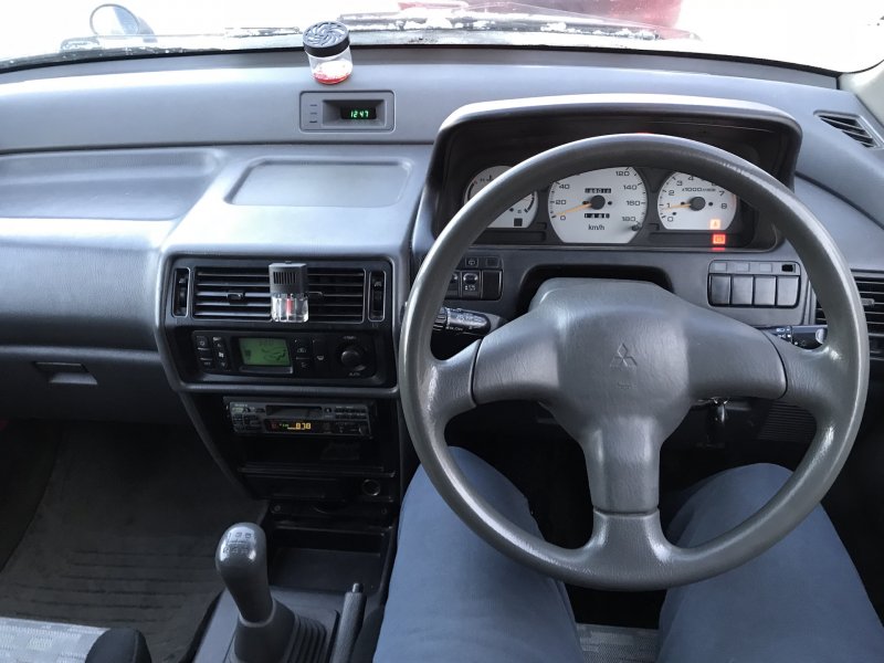 Mitsubishi RVR 1995 салон