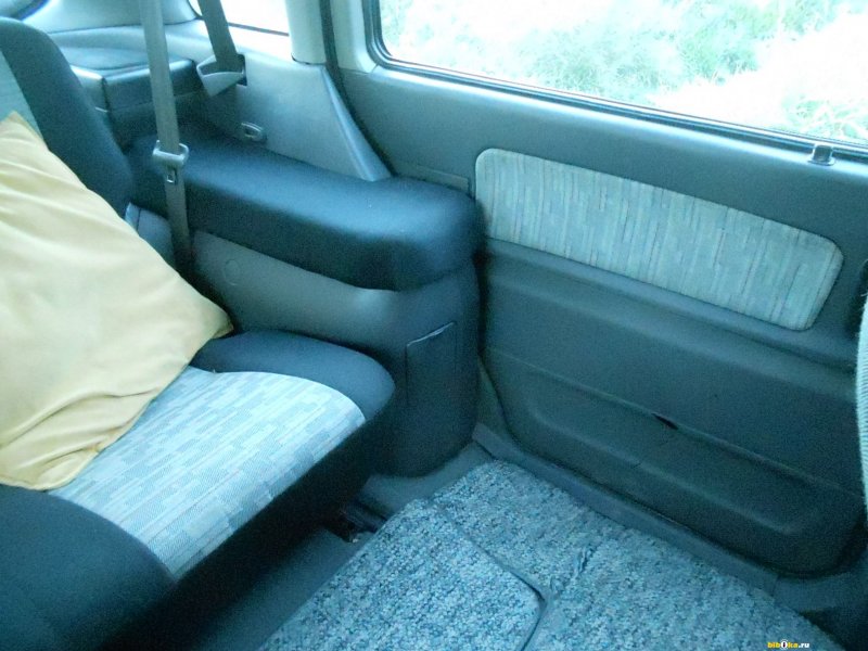 Mitsubishi RVR салон