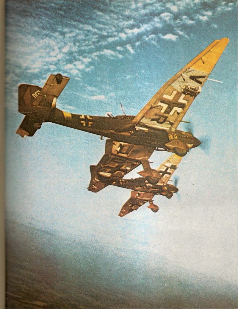 Ju 87 Stuka пикирует