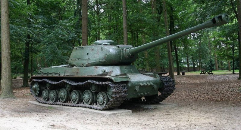 Советский танк ИС-2