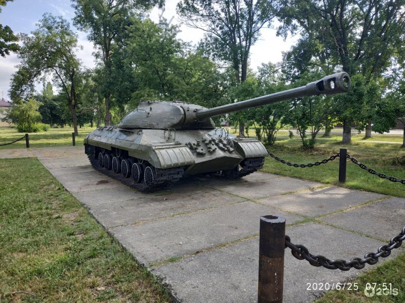 Джанкой.Крым танк ИС