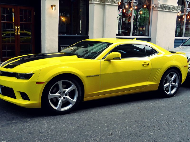 Chevrolet Camaro спорткар