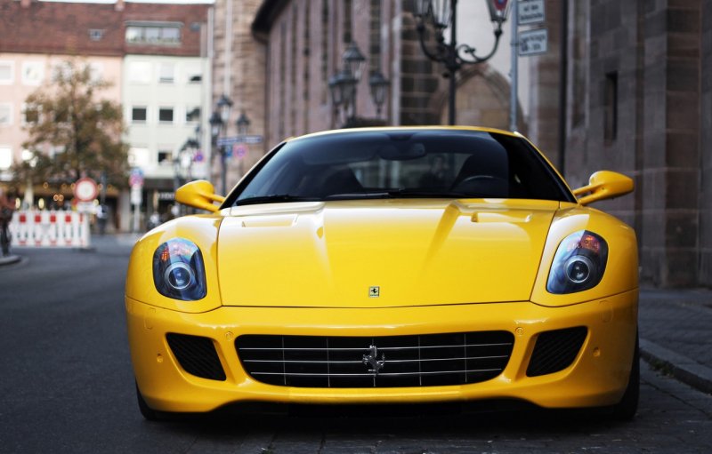 599 GTB Fiorano желтый