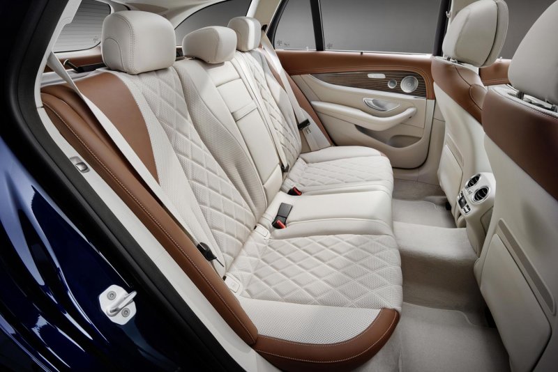 Mercedes Benz e200 2017 салон
