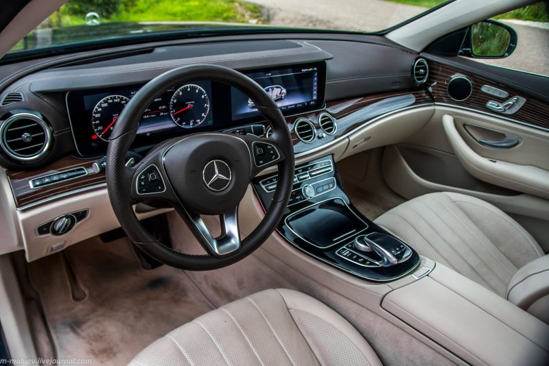 Mercedes e class е200 салон