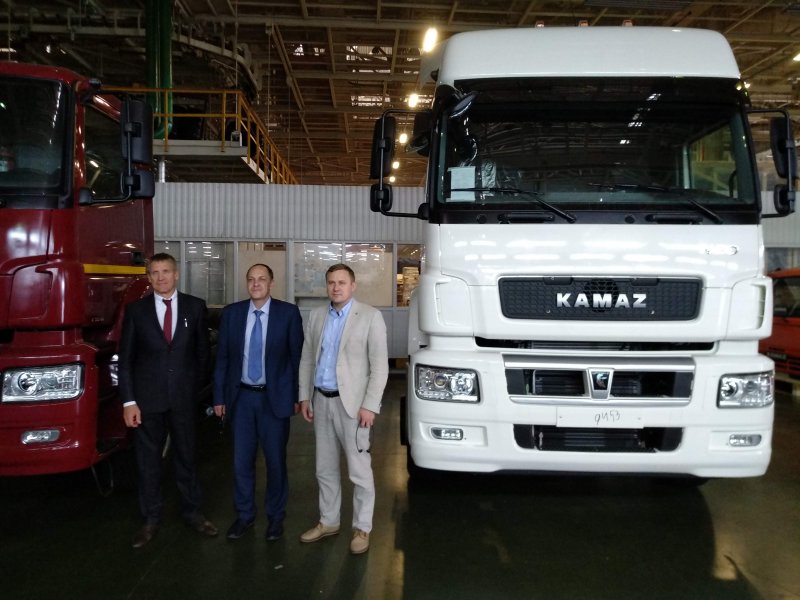 Грузовик КАМАЗ 5490