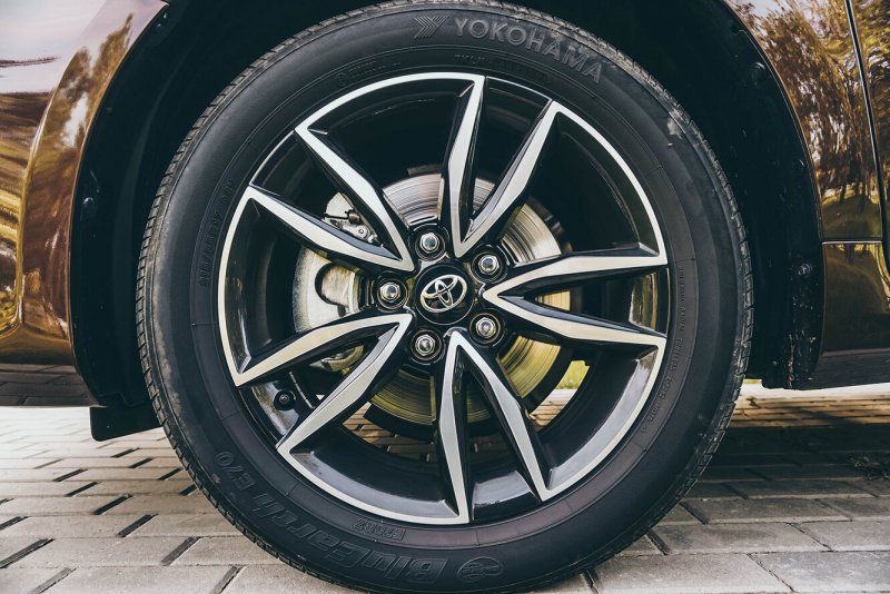 Колеса Camry Exclusive r17