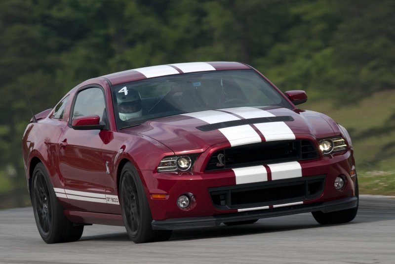 Форд Мустанг gt 500