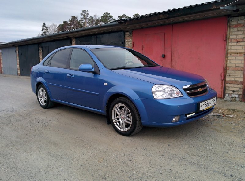 Chevrolet Lacetti голубая