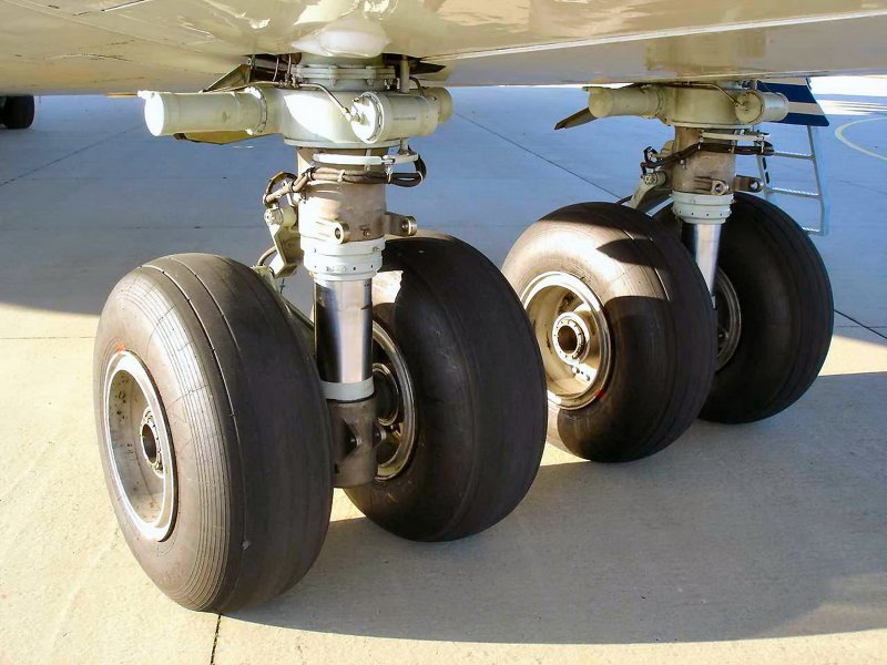 АН 124 шасси