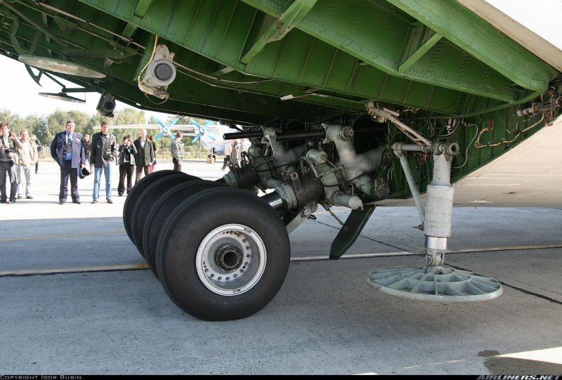 Шасси Мрия 225