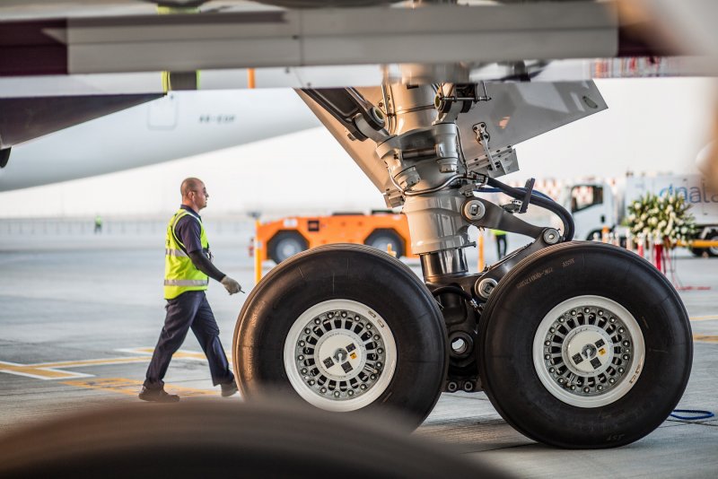 Боинг 787 шасси