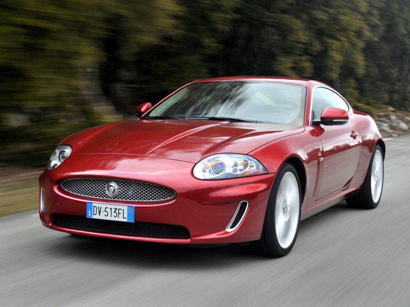 Ягуар XK Coupe
