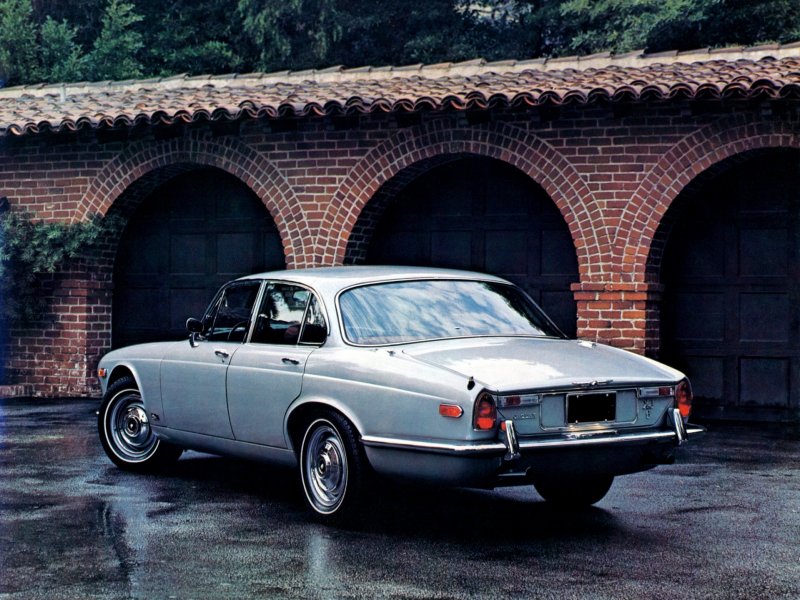 Jaguar XF 2011