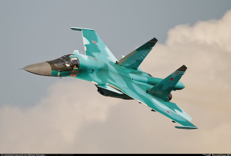 Су-32 самолет