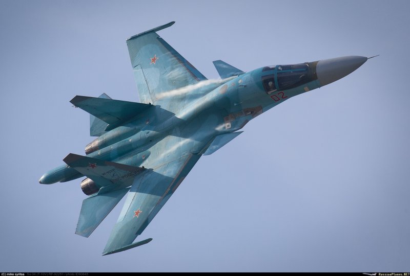 Су-32 истребитель