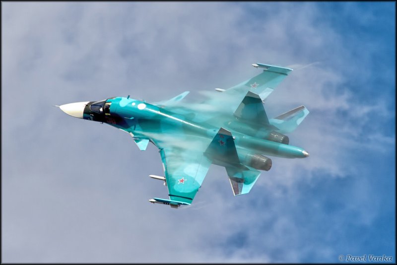 Су-32 истребитель