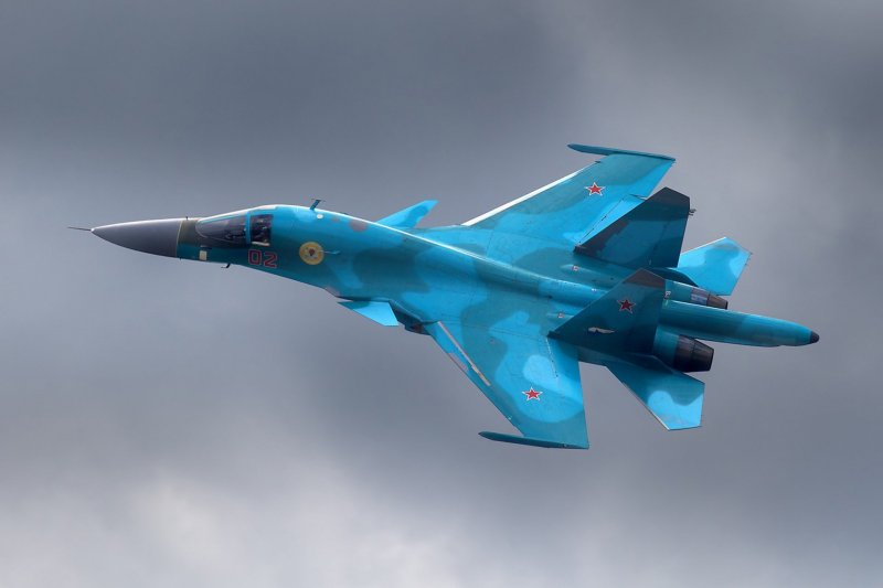 Су-34 бомбардировщик