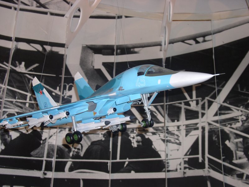 Су-32 самолет