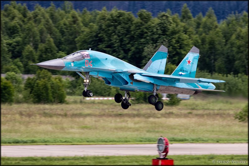 Су-32 истребитель