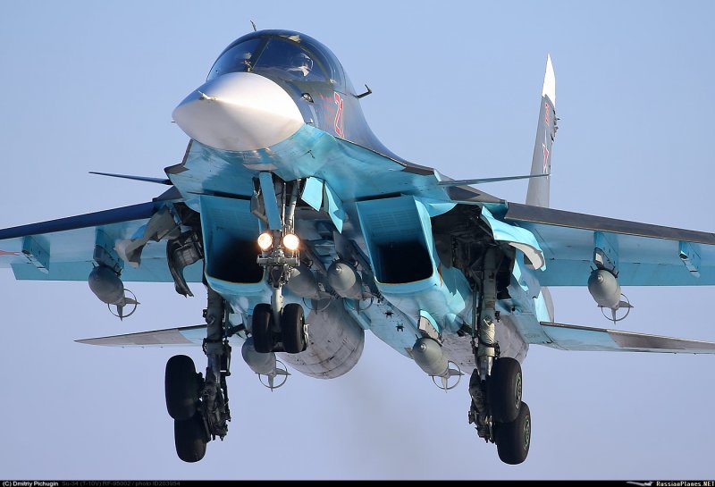 Военный самолет Су 34