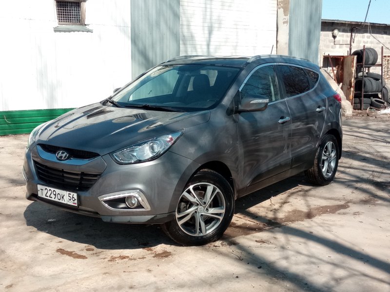 Hyundai ix35 мокрый асфальт