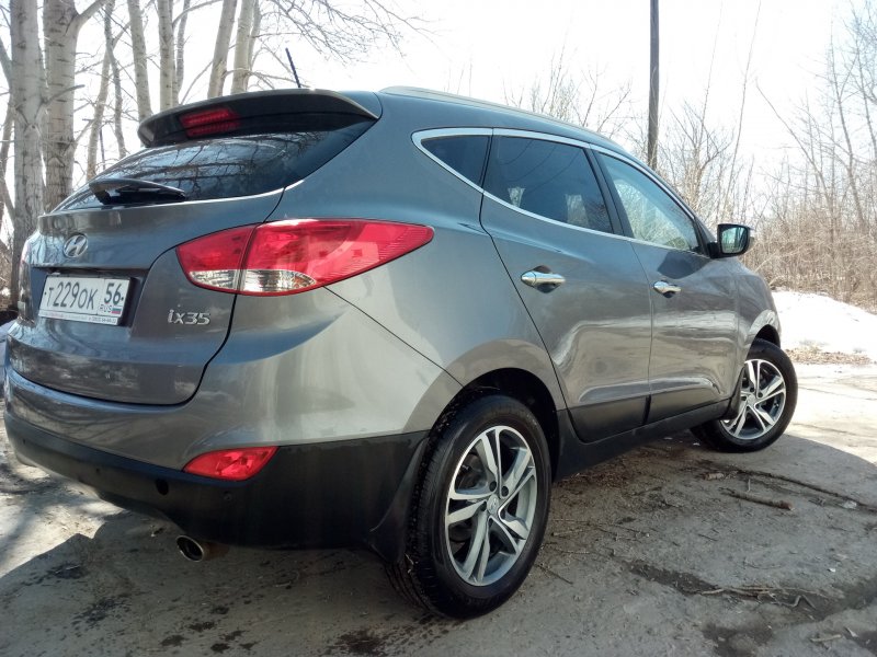 Hyundai ix35 мокрый асфальт