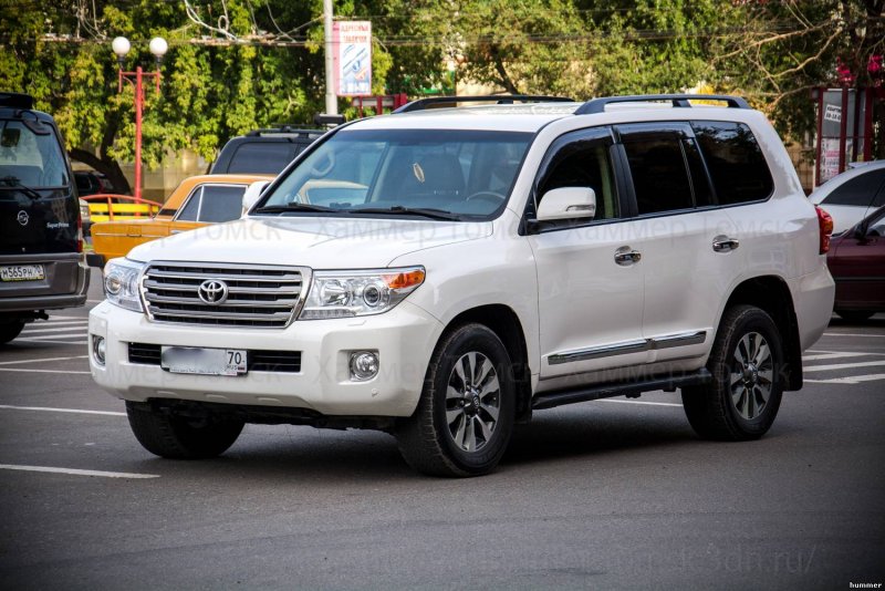 Toyota Land Cruiser 200 2014 белый