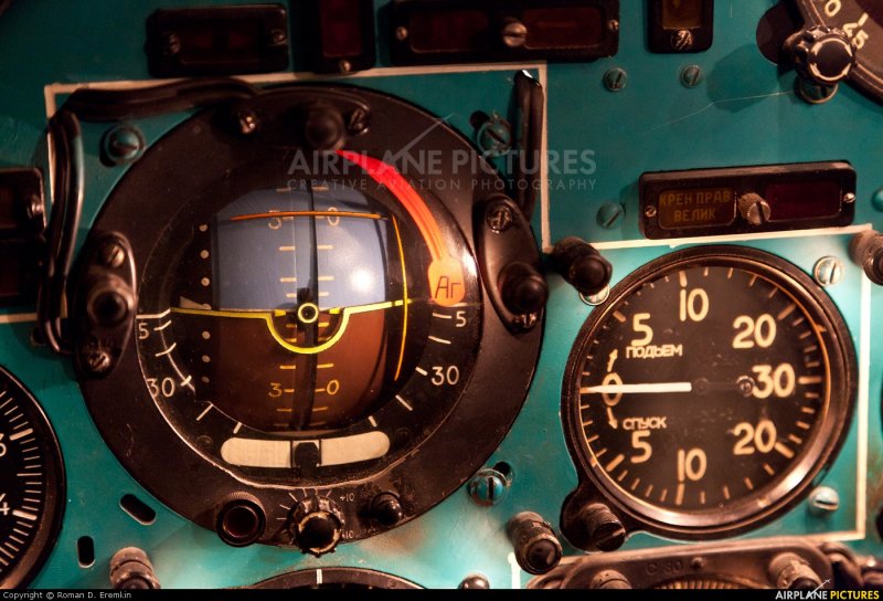 Передняя панель КВС ту-154 б2