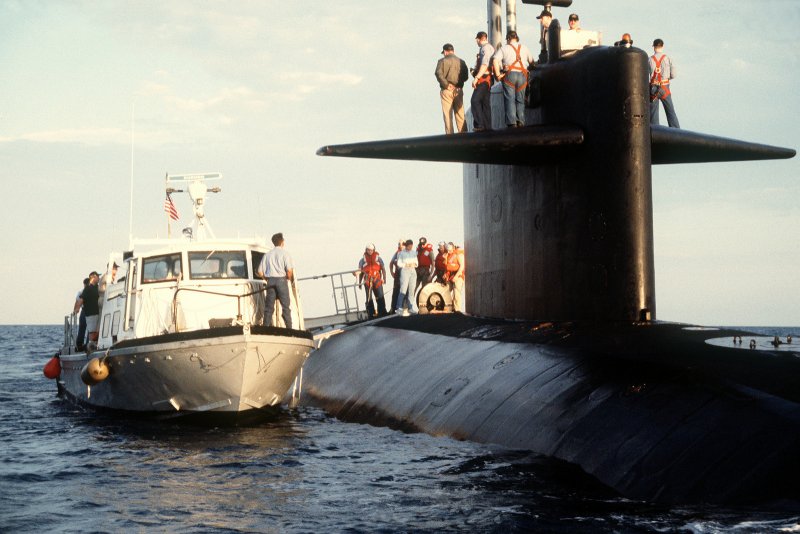 Животное на подводной лодке