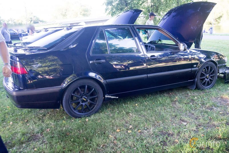 Saab 9000 r18