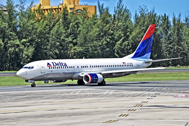 Боинг 737 200