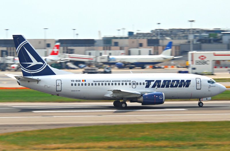 AIRBALTIC 737-300