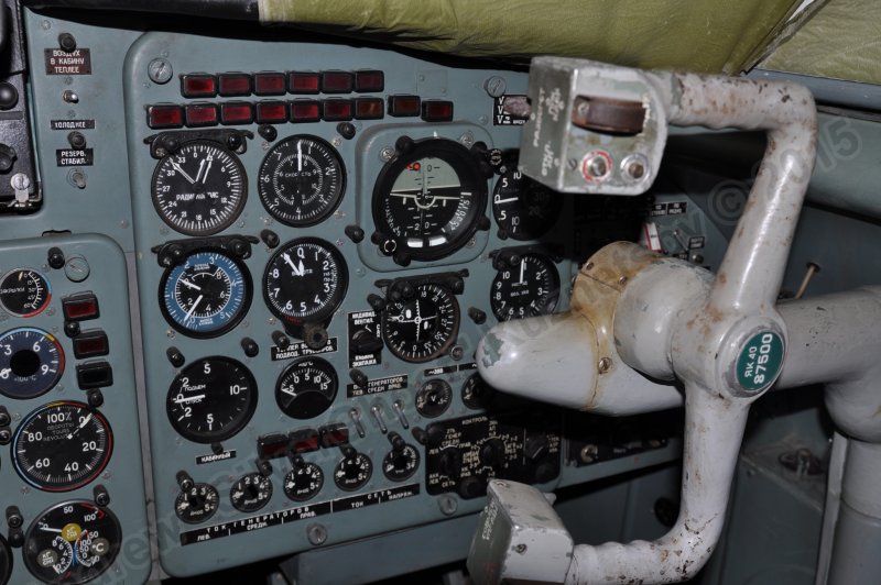 Ту-104 кабина
