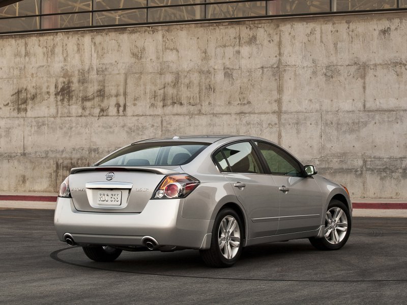 Nissan Altima 2010
