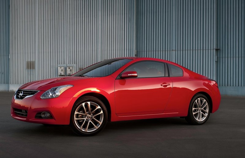 Nissan Altima Coupe 2012
