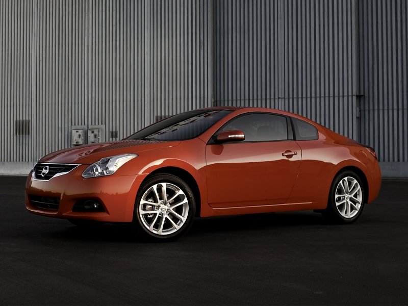 Nissan Altima Coupe 2013