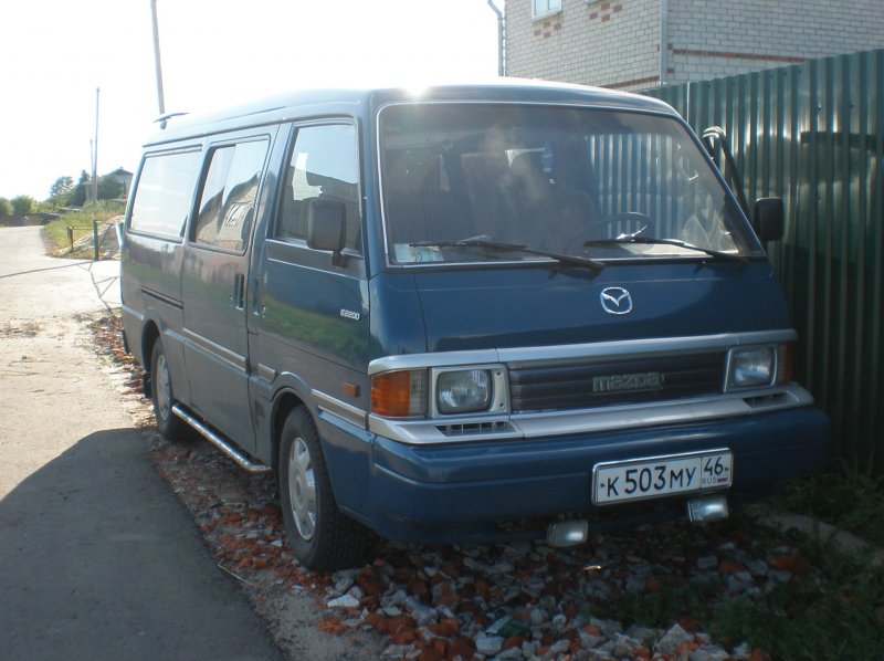 Салон Мазда е2200