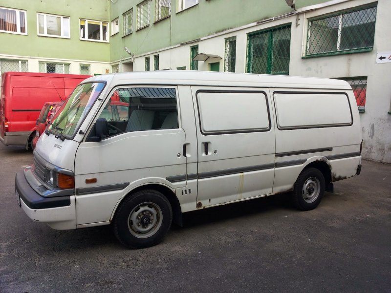 Mazda 2200