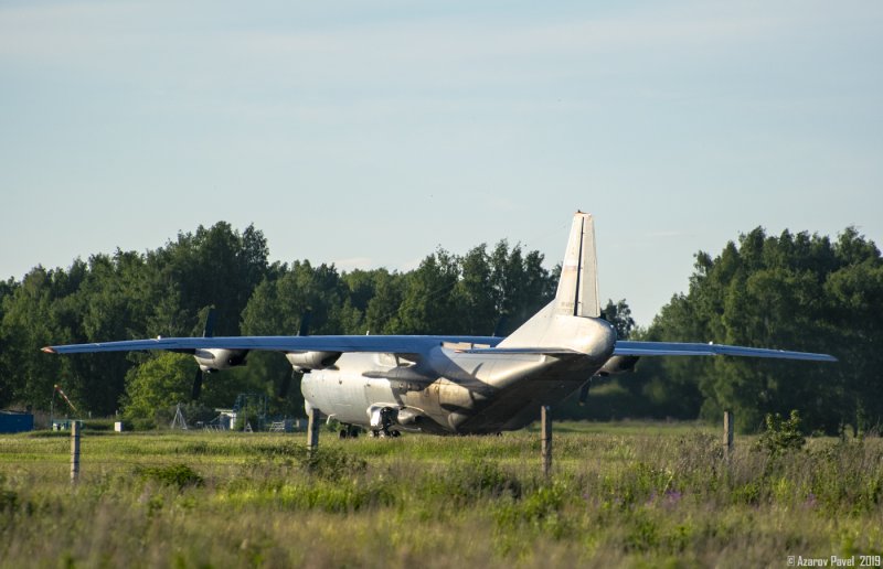 Самолёт АН-10 Украина