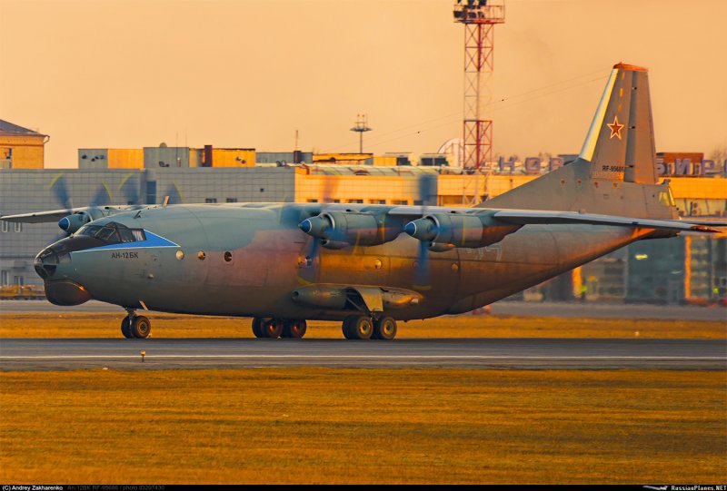 АН-12 ra-12368