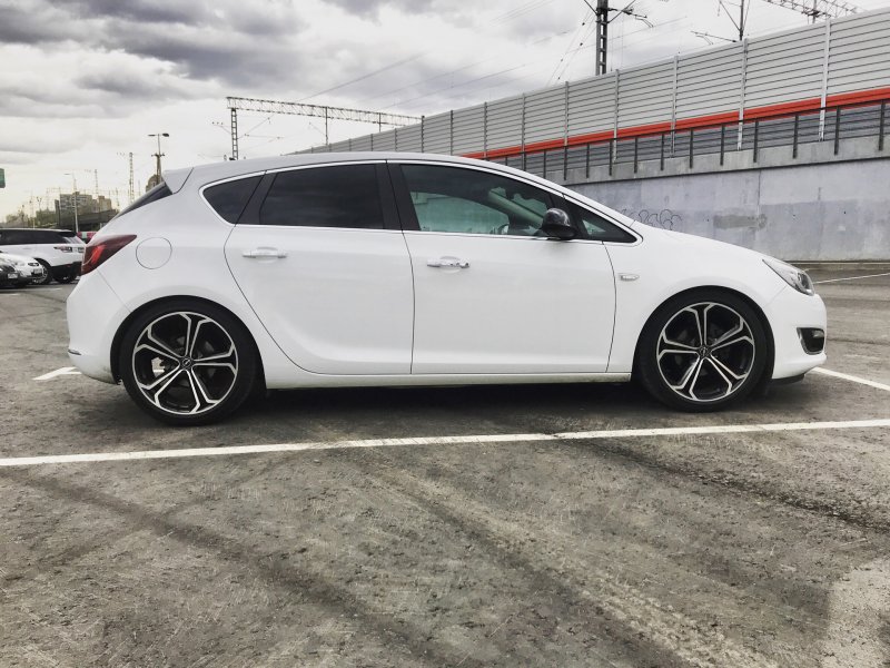 Opel Astra j r18