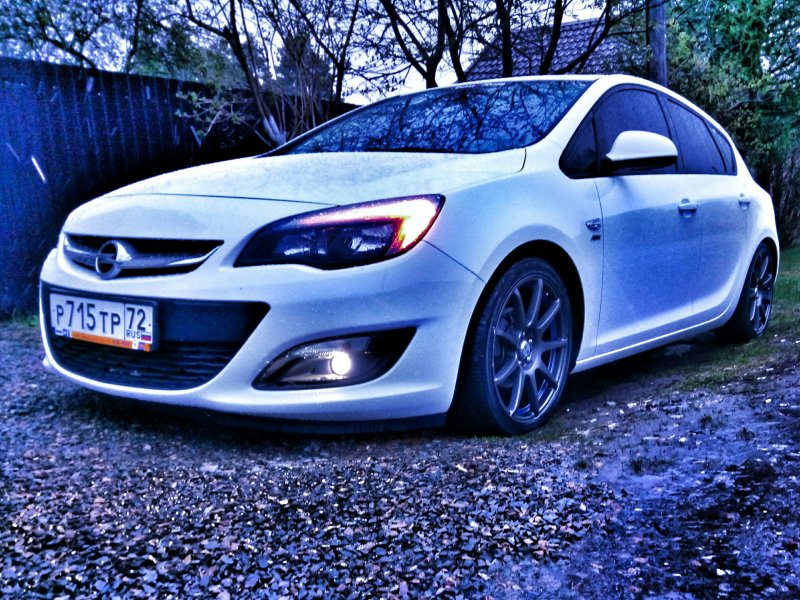 Opel Astra j диски r18