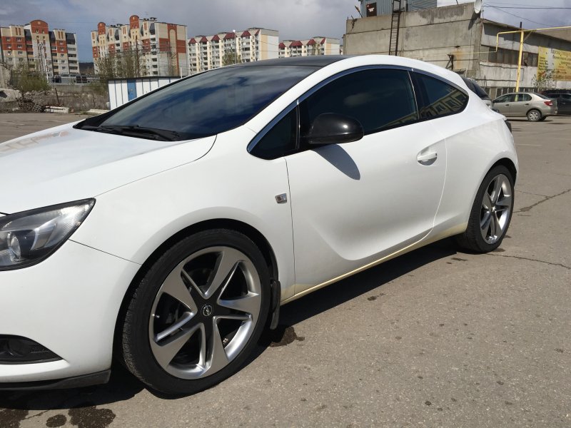 Opel Astra GTC J R 18