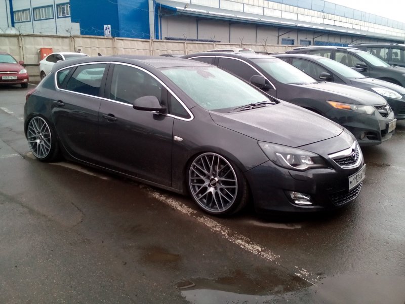Opel Astra j седан r18