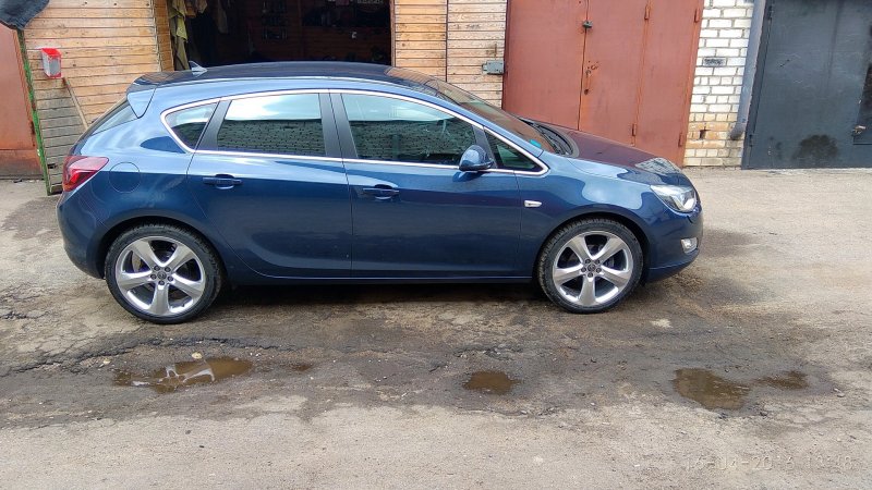 Opel Astra r19