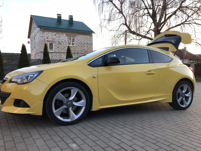 Opel Astra GTC r19
